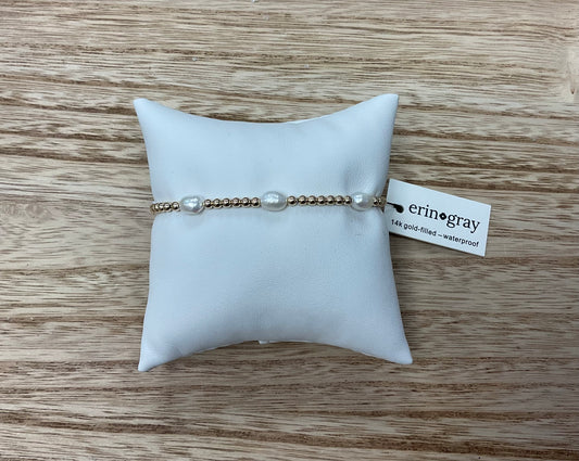 Baroque patterned pearl bracelet