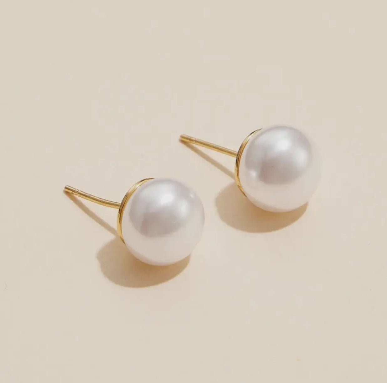 Medium Pearl Studs
