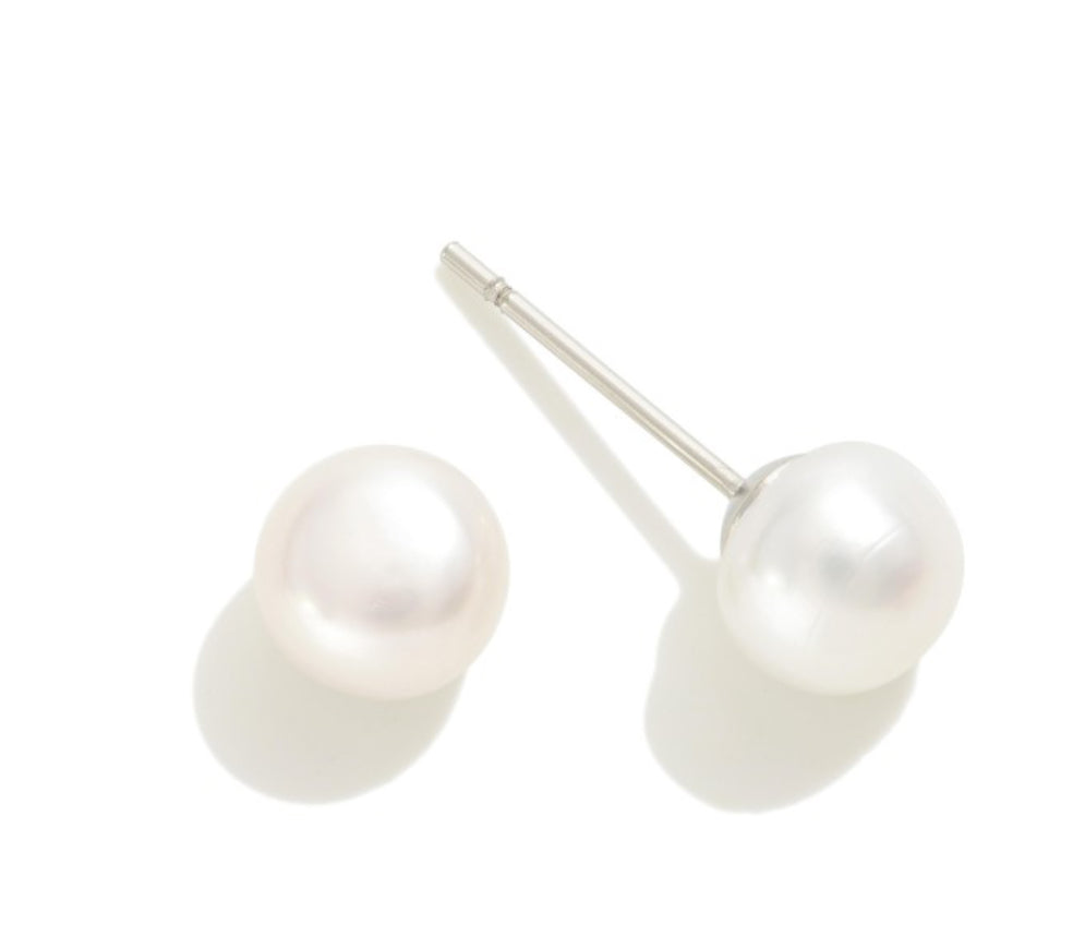 Small Pearl Studs