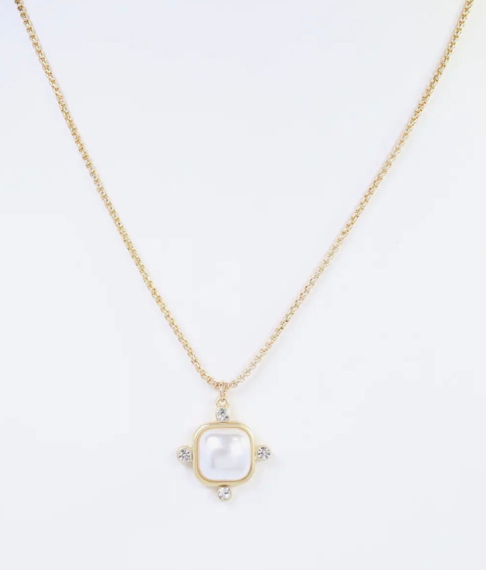 Belen Square Pearl Necklace