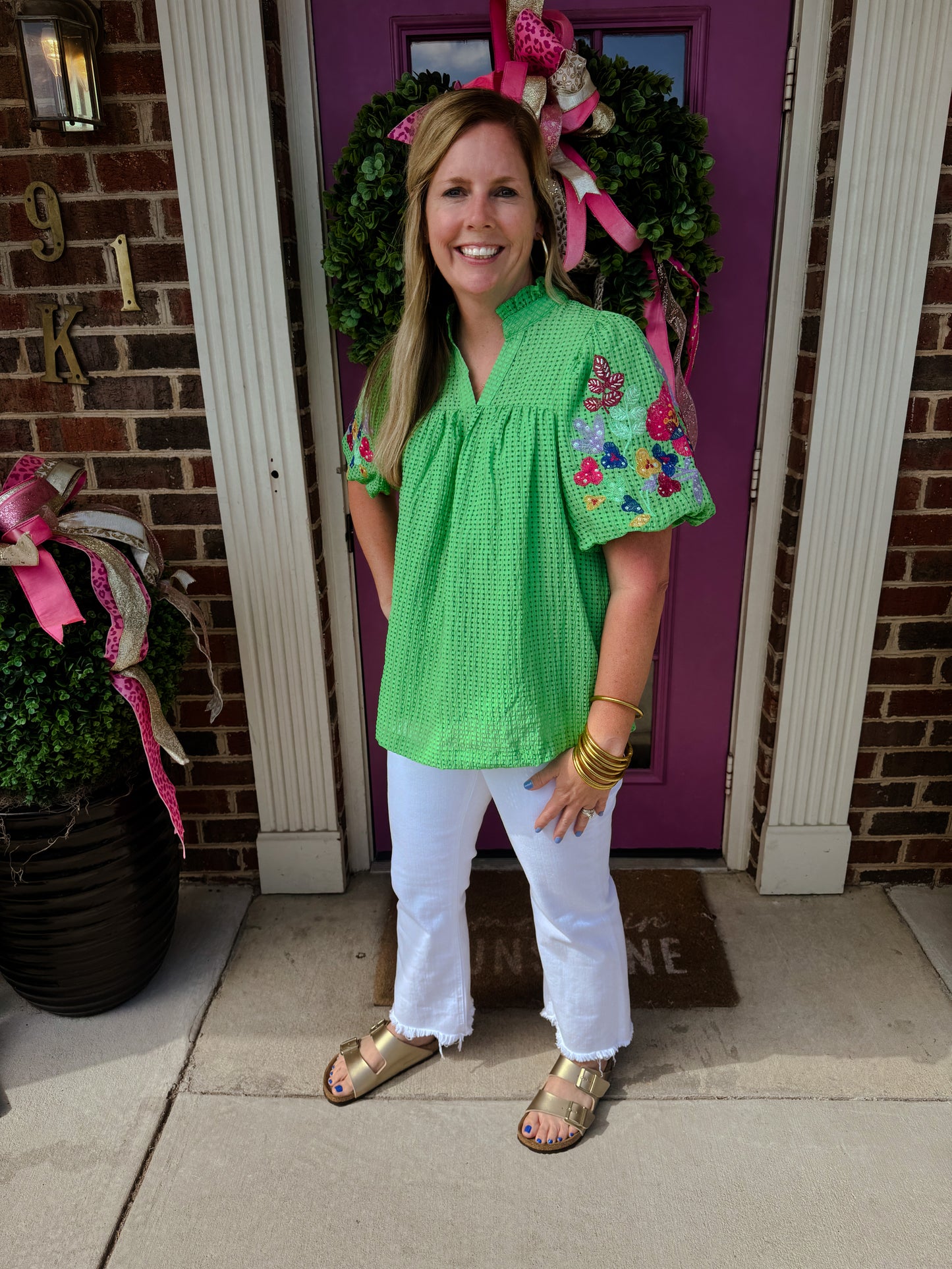 Embroidery sleeve top