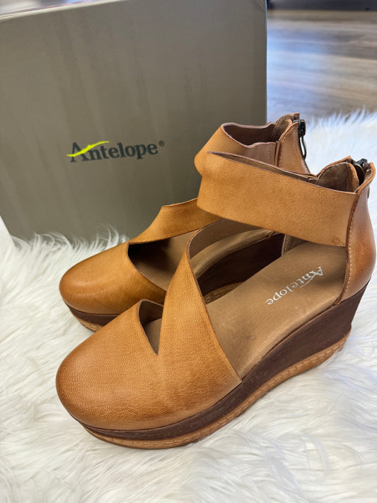 Ravi Antelope Taupe Wedges