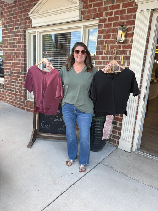 V-Neck Short Sleeve Knit Top